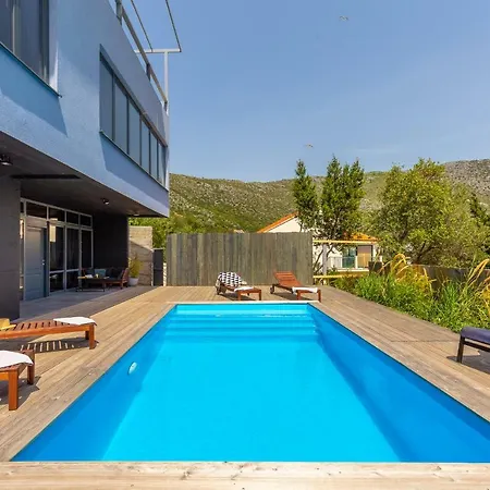 Ares - Private Swimming Pool Apartment *