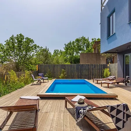 Daire Ares - Private Swimming Pool *